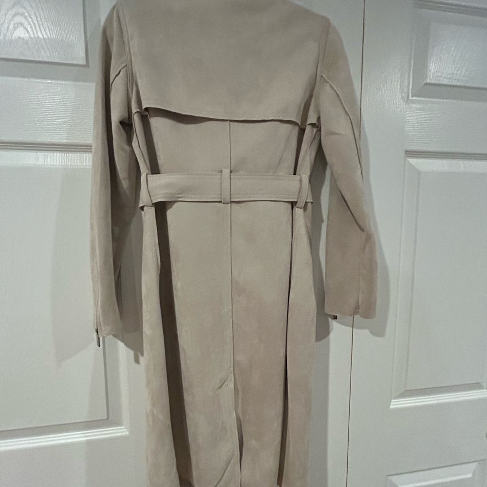Tahari Light Tan Trench Coat - Picture 4 of 7